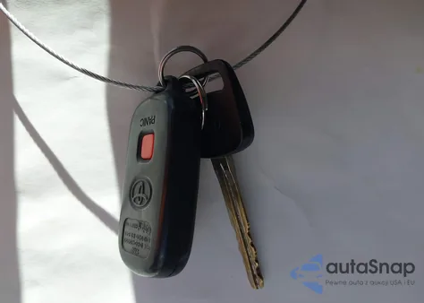 2002 Toyota Camry Le z USA, uszkodzony, nr VIN 4T1BE32K52U082454